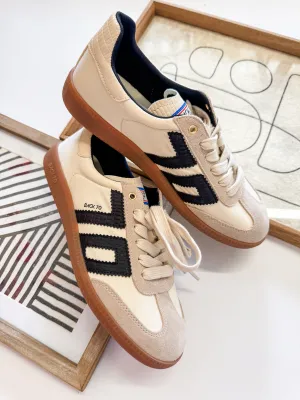 Ghost Beige Black Back 70s