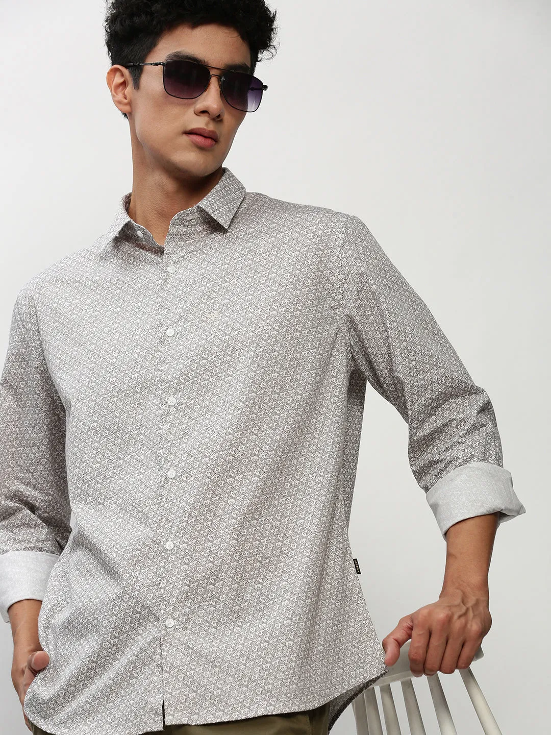 Men Off White Smart Slim Fit Micro Ditsy Printed Oxford Cotton Casual Shirt