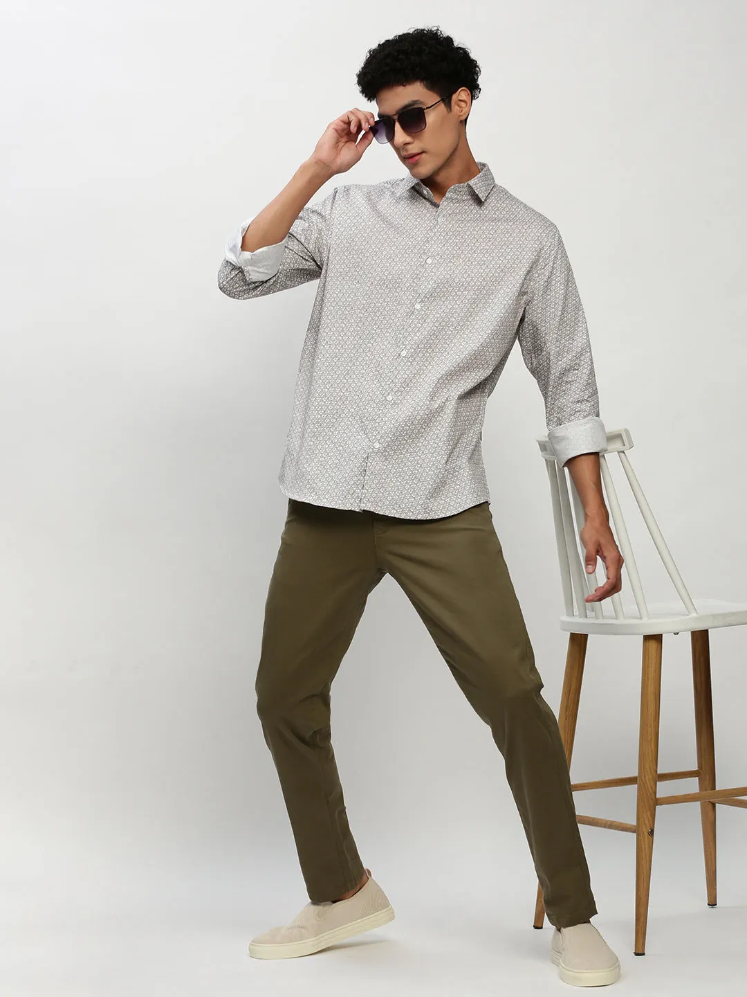 Men Off White Smart Slim Fit Micro Ditsy Printed Oxford Cotton Casual Shirt