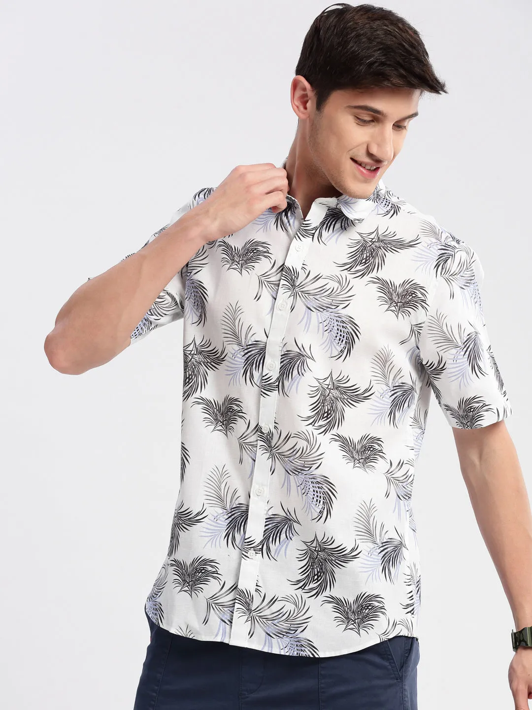Men White Smart Slim Fit Floral Printed Oxford Cotton Casual Shirt
