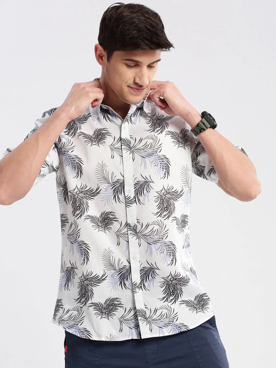 Men White Smart Slim Fit Floral Printed Oxford Cotton Casual Shirt